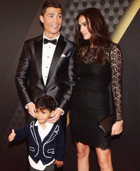 Bồ Ronaldo 'kín cổng cao tường' ở Gala Quả bóng vàng ảnh 3