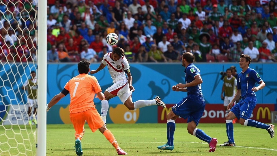 CĐV Costa Rica phát cuồng với chiến thắng lịch sử ảnh 2