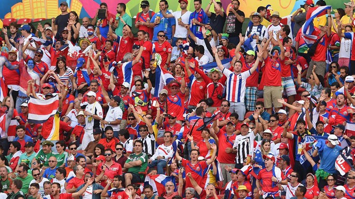 CĐV Costa Rica phát cuồng với chiến thắng lịch sử ảnh 6