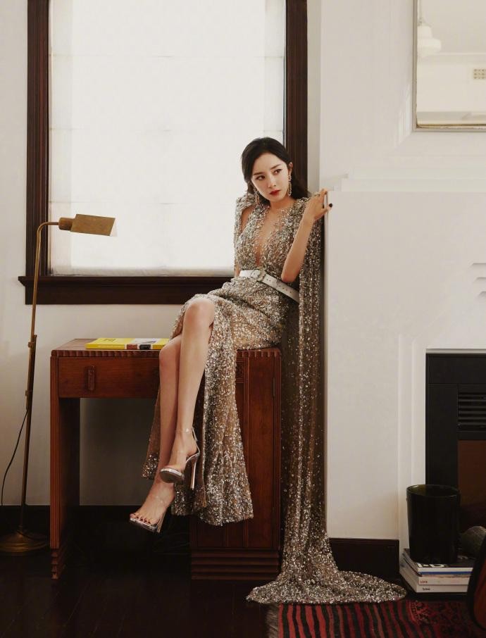 Thảm đỏ Elle: Dương Mịch và Nhiệt Ba sexy khó cưỡng ảnh 5