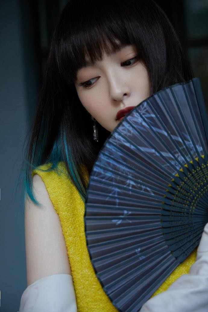 Thảm đỏ Elle: Dương Mịch và Nhiệt Ba sexy khó cưỡng ảnh 6