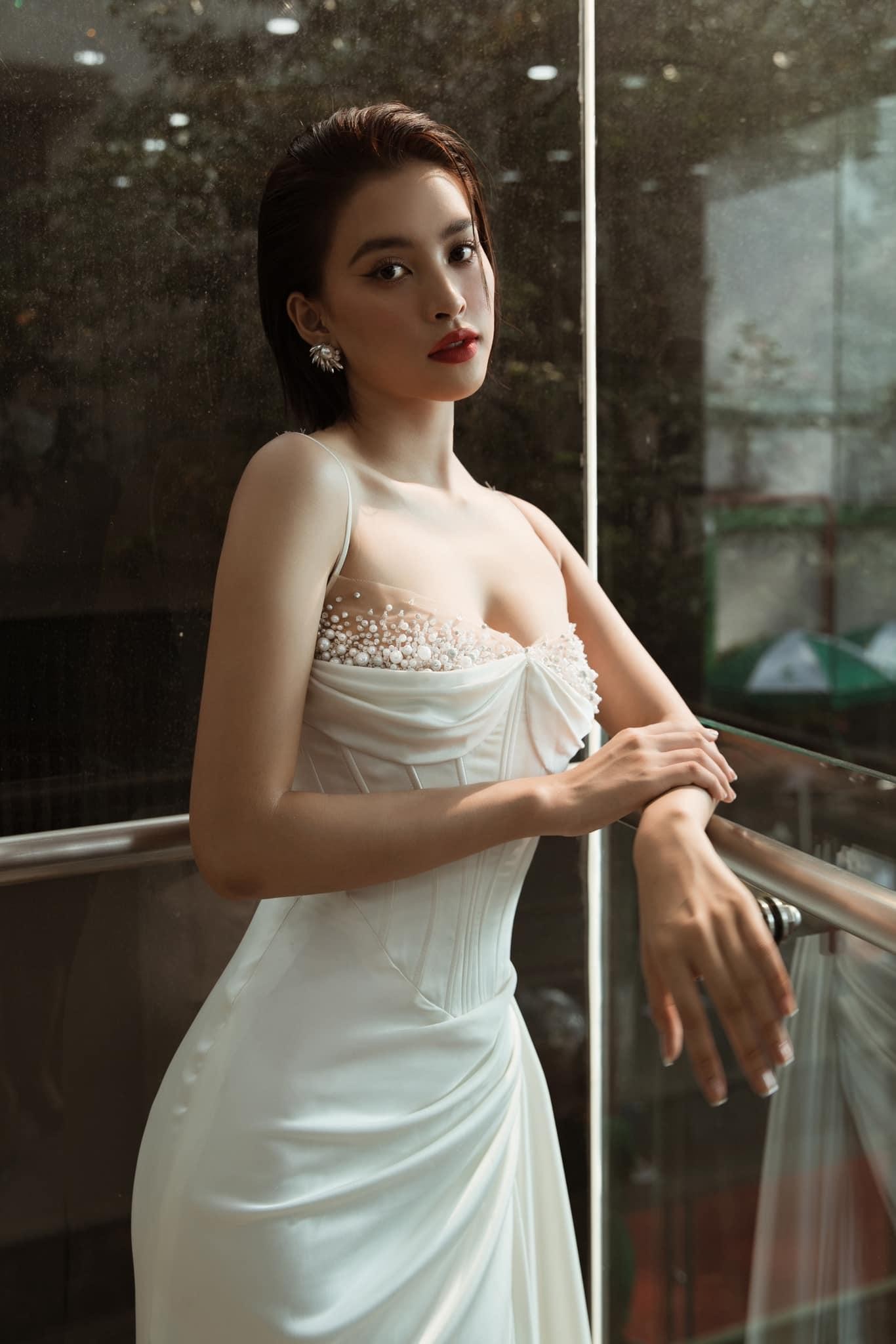 Hoa hậu Tiểu Vy lên đồ cực chất, khó nhan sắc nào có thể vượt qua ảnh 7