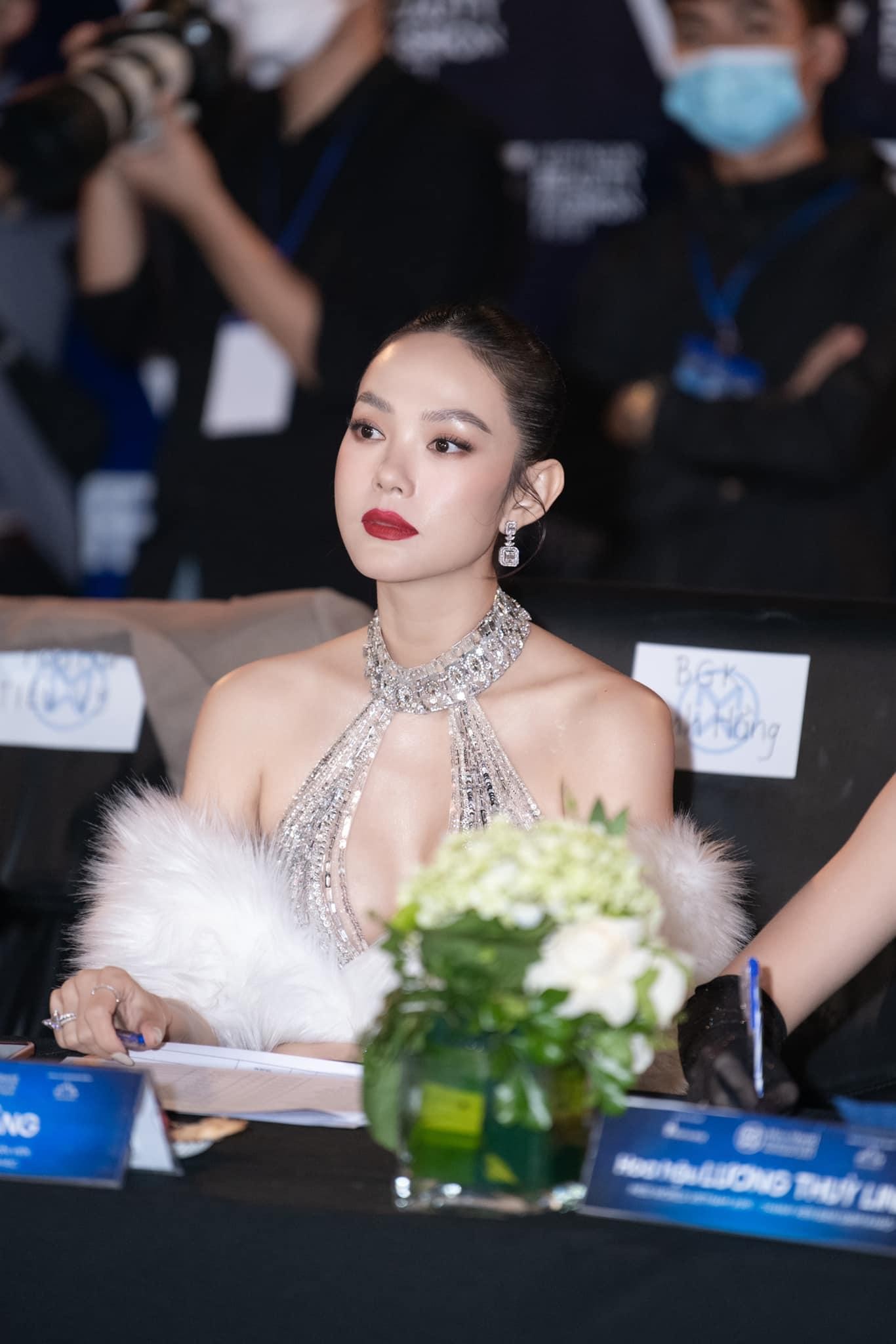 Ca sĩ Minh Hằng đẹp rạng rỡ trên 'ghế nóng' Miss World Việt Nam 2022 ảnh 9