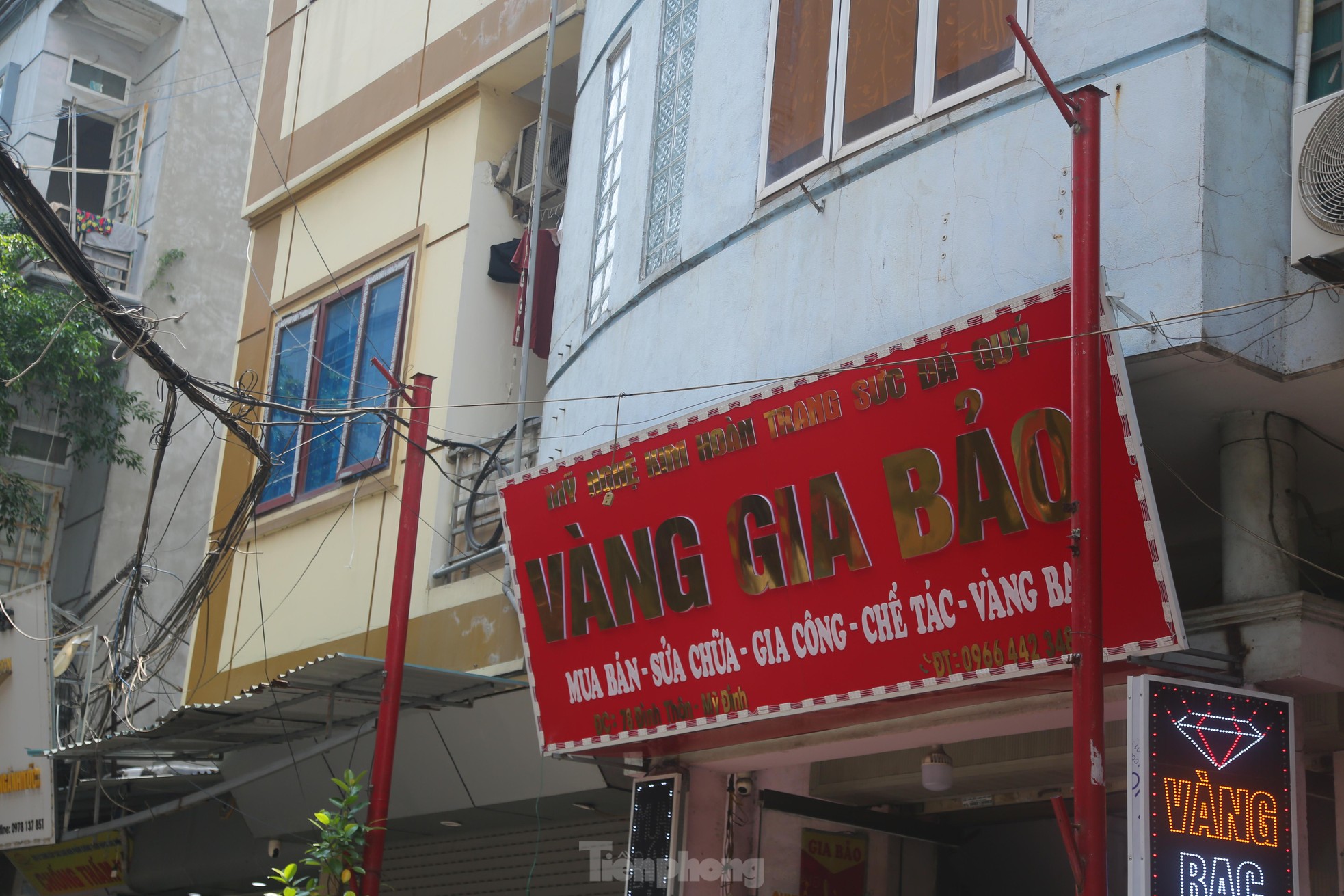 Hai tuyến phố kiểu mẫu đầu tiên của Hà Nội nhếch nhác, xuống cấp trầm trọng sau 6 năm ảnh 4