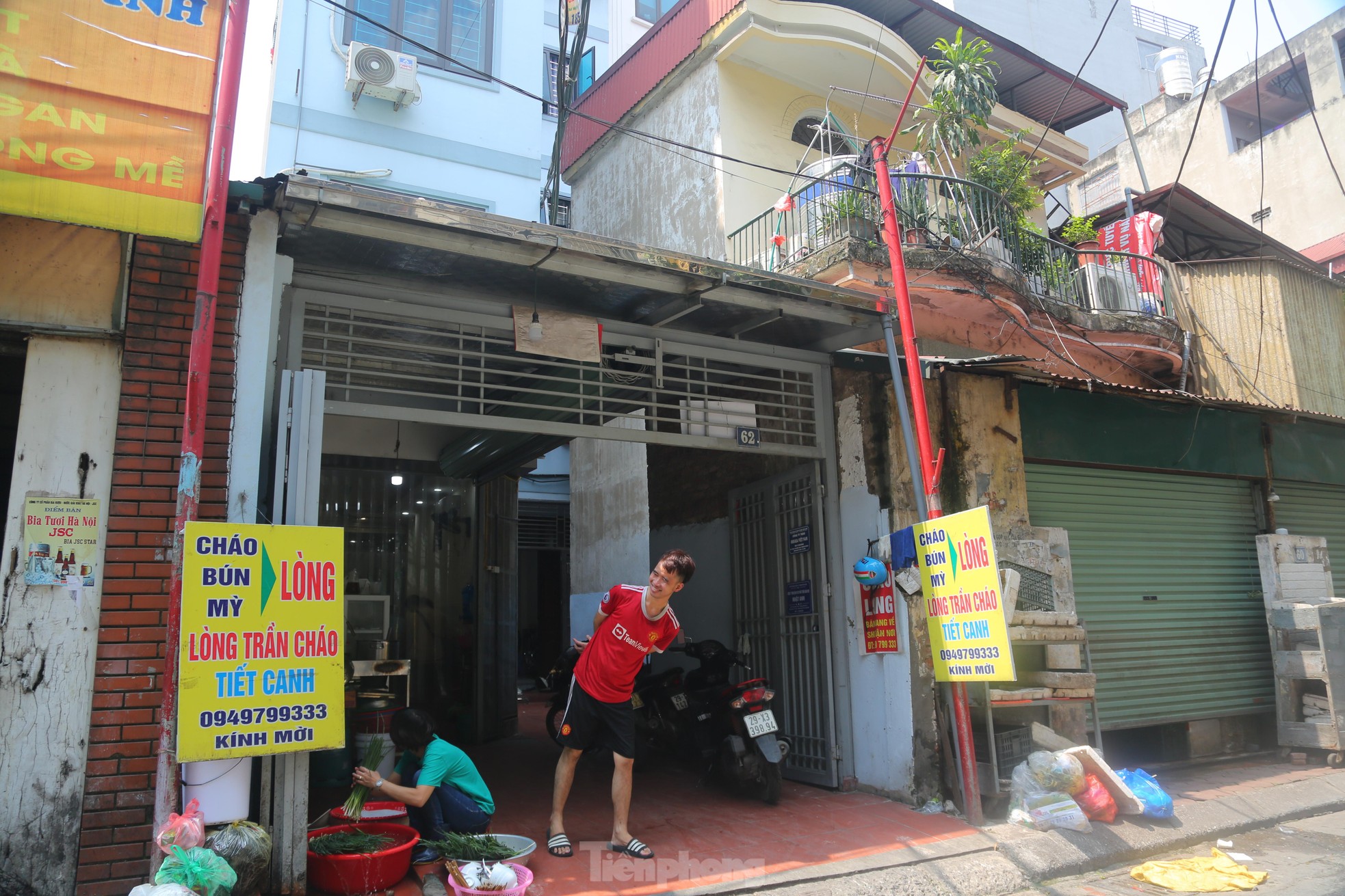 Hai tuyến phố kiểu mẫu đầu tiên của Hà Nội nhếch nhác, xuống cấp trầm trọng sau 6 năm ảnh 5