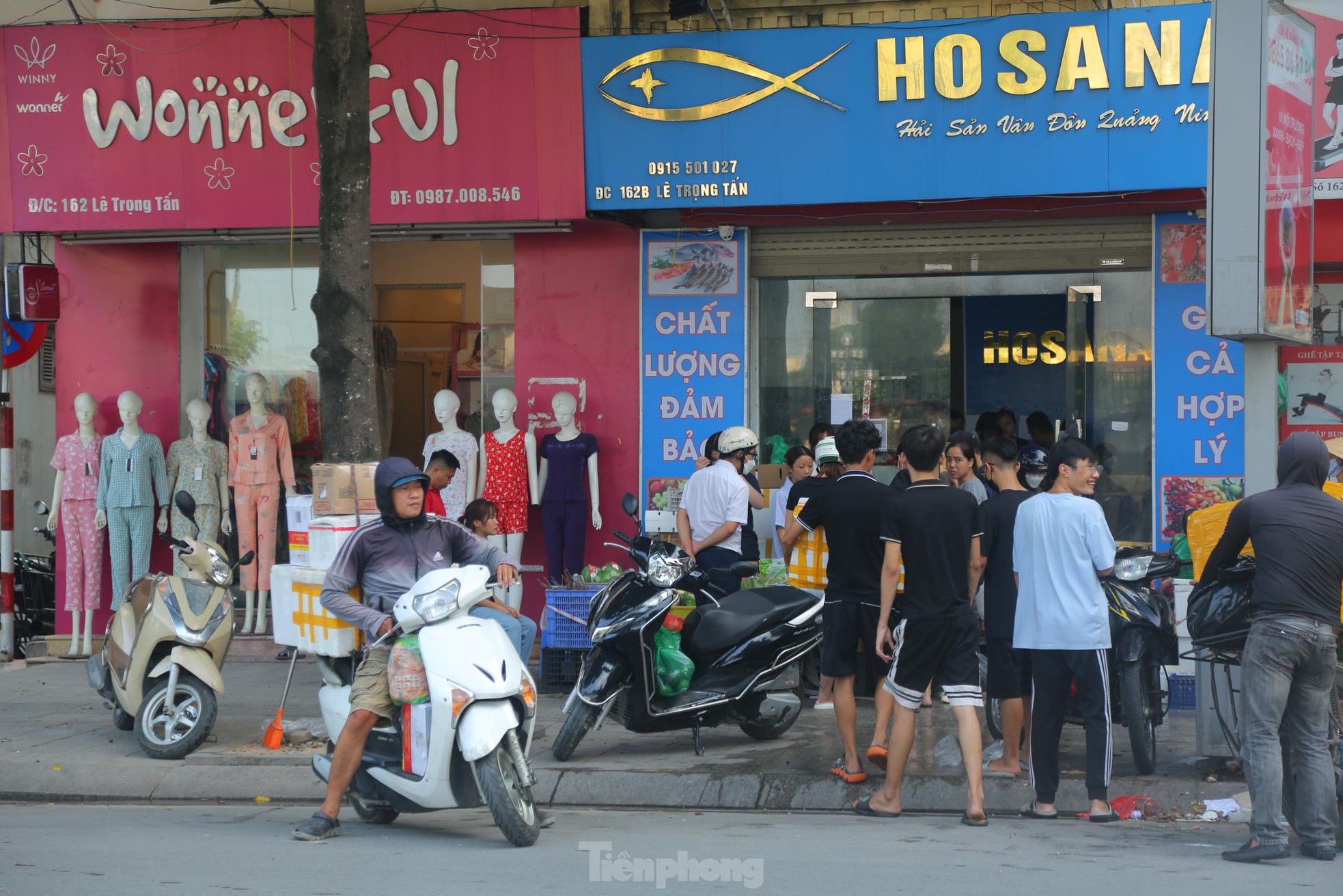Hai tuyến phố kiểu mẫu đầu tiên của Hà Nội nhếch nhác, xuống cấp trầm trọng sau 6 năm ảnh 12