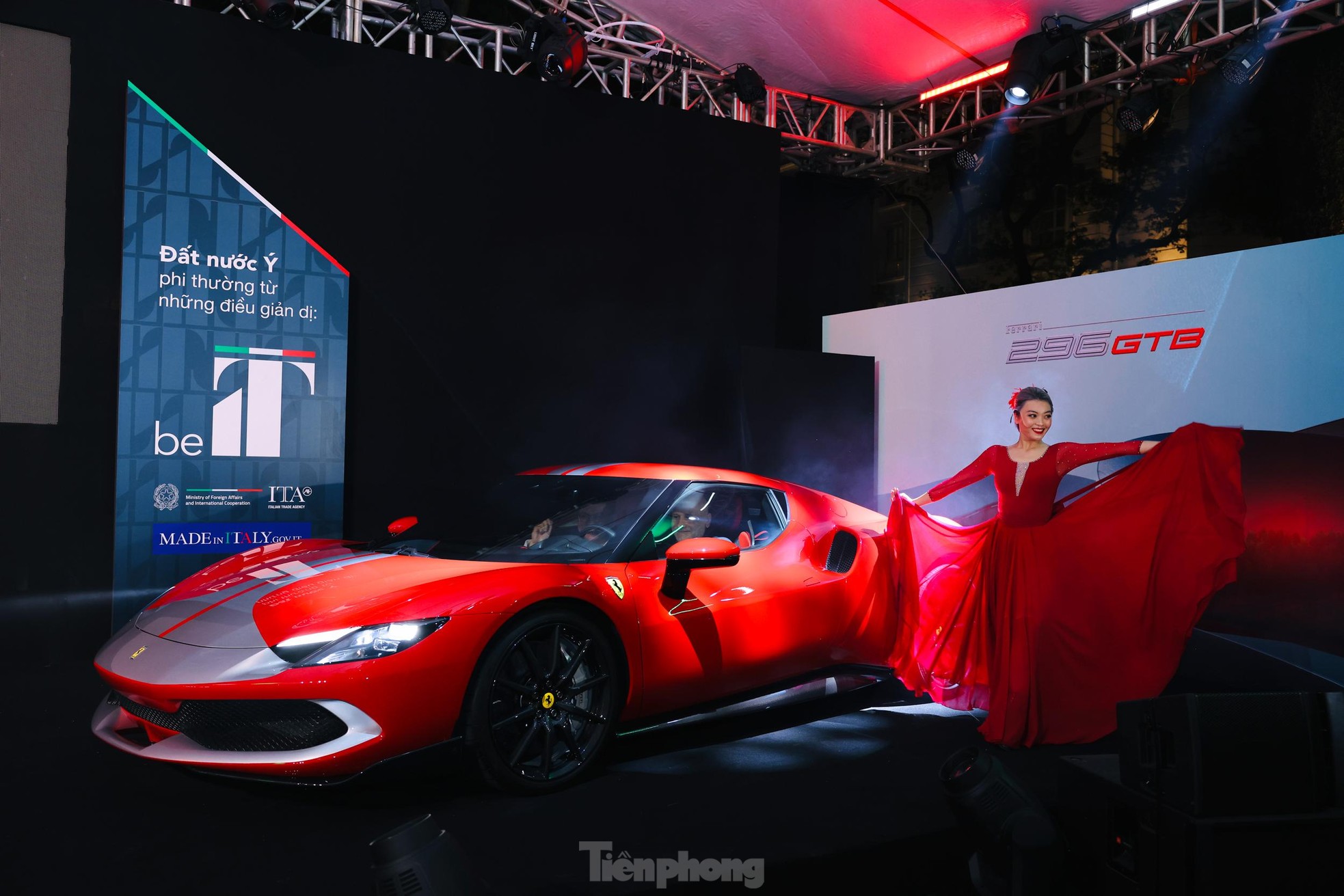 Cận cảnh siêu xe Ferrari 296 GTB vừa ra mắt tại Hà Nội ảnh 1