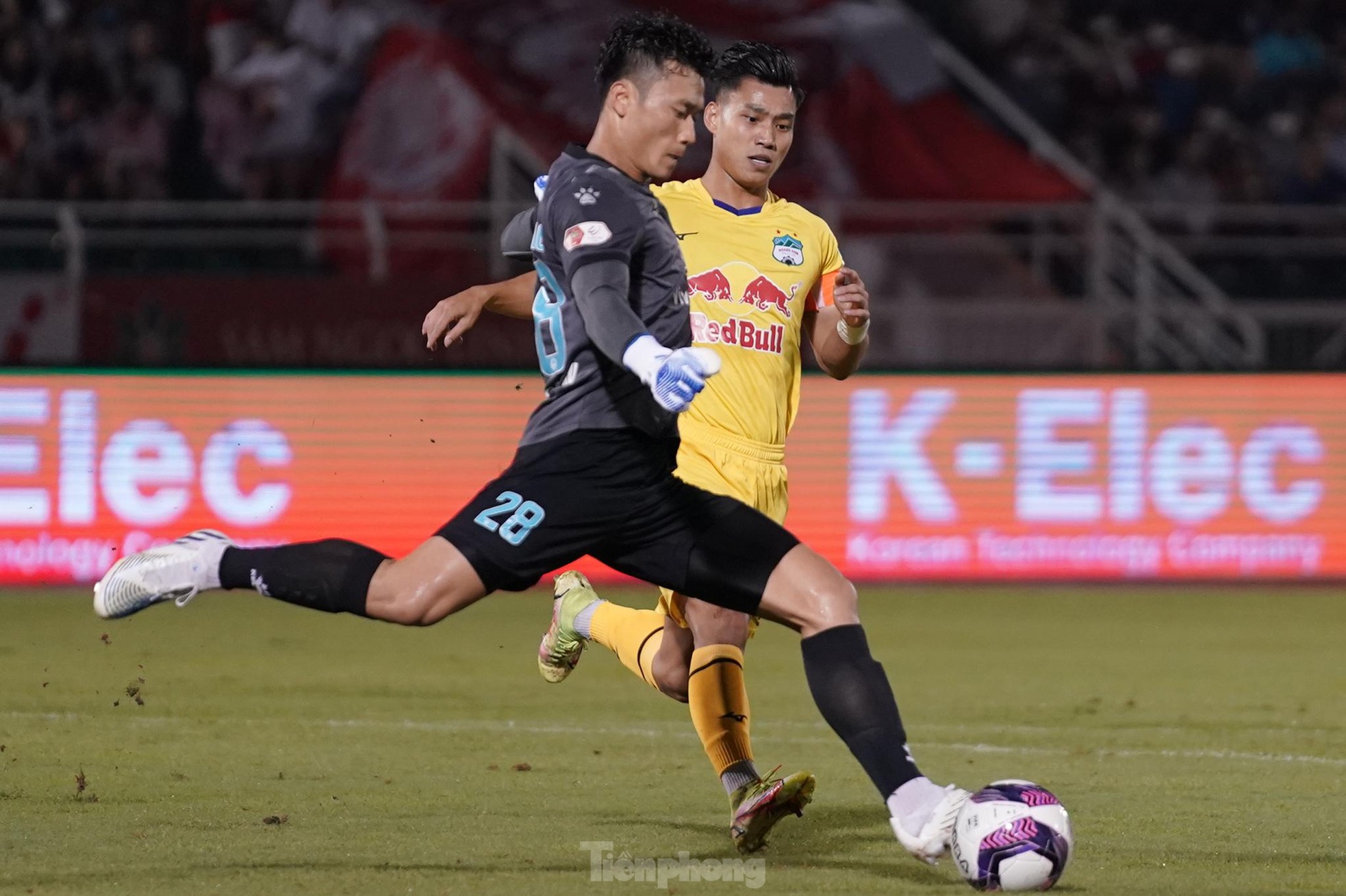 Công Phượng toả sáng, HAGL vươn lên nhì bảng, Sài Gòn FC vẫn đứng cuối ảnh 11