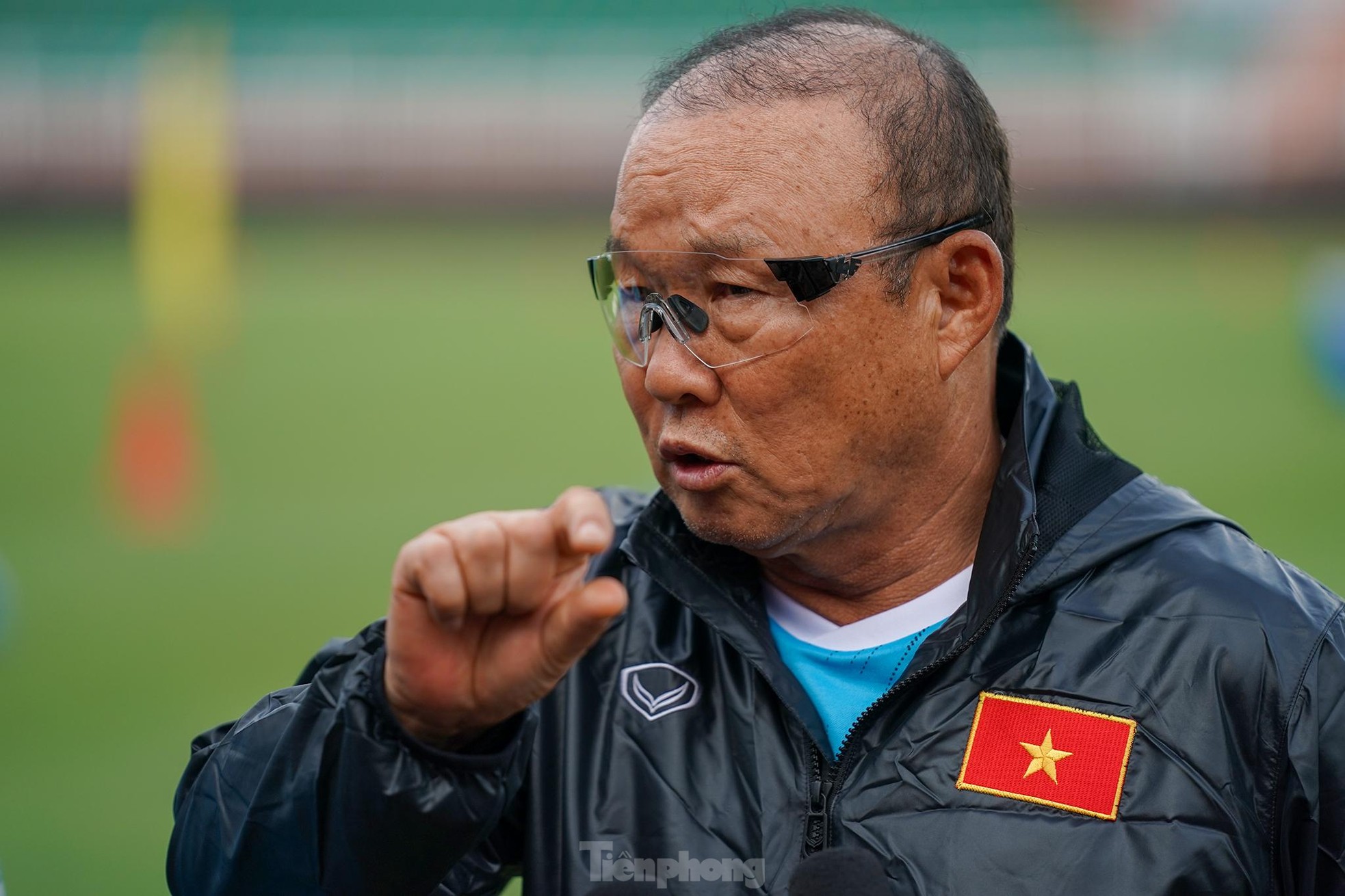 Thầy Park tinh quái ‘xỏ kim’ Nguyên Mạnh trong buổi tập đầu tiên của đội tuyển Việt Nam - Ảnh 11.