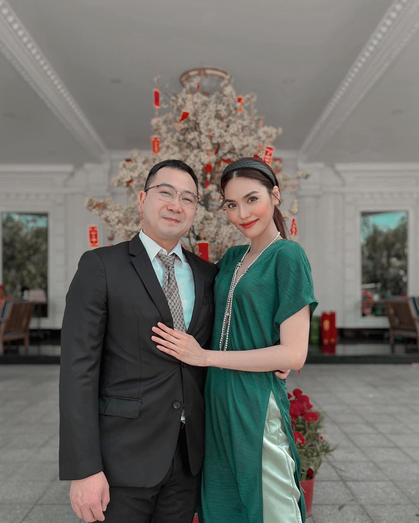 Dàn hoa, á hậu khoe sắc với muôn vàn kiểu áo dài ngày Tết ảnh 18