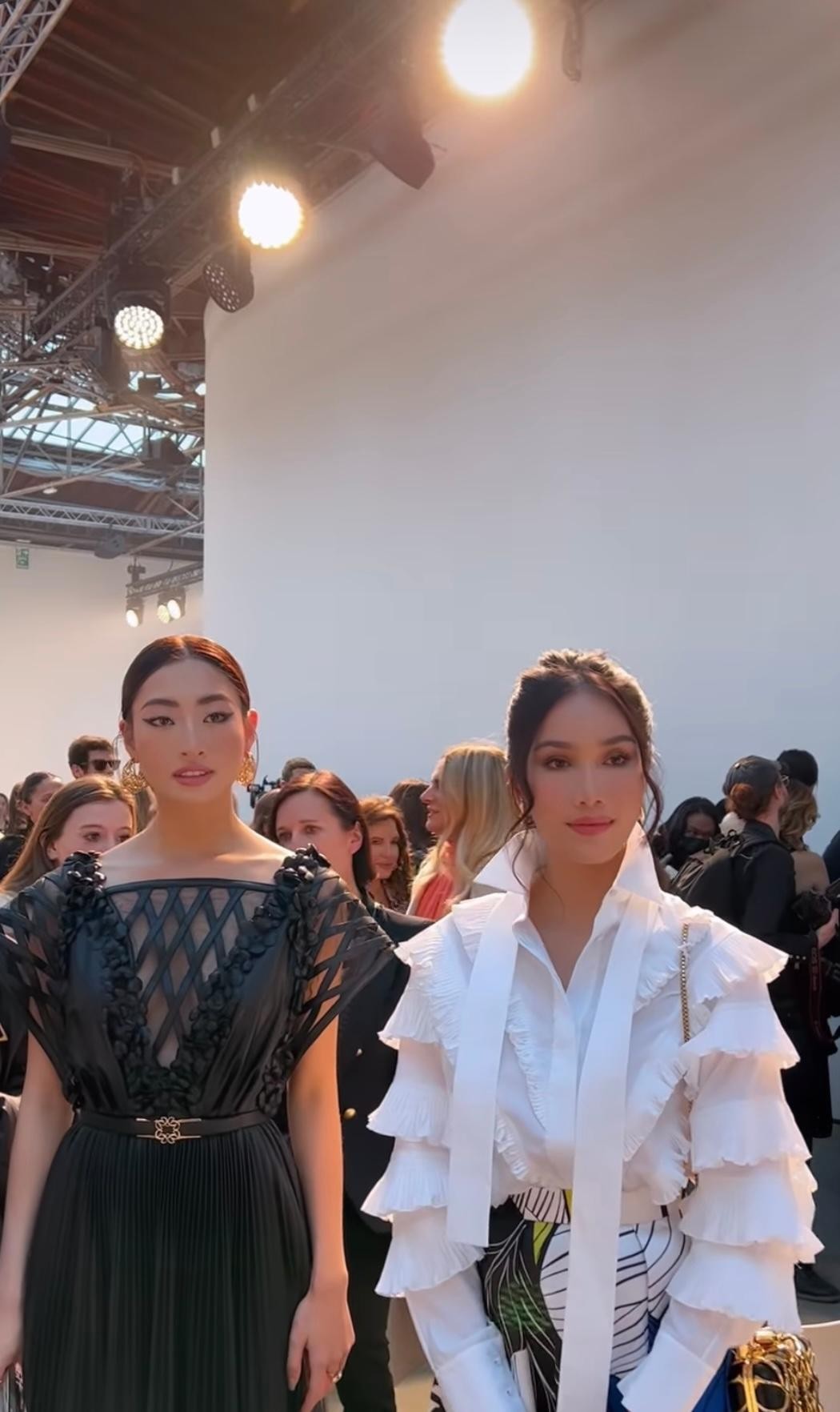 Lương Thuỳ Linh - Phương Anh xuất hiện đẳng cấp tại Paris Fashion Week khiến fan nức lòng ảnh 3