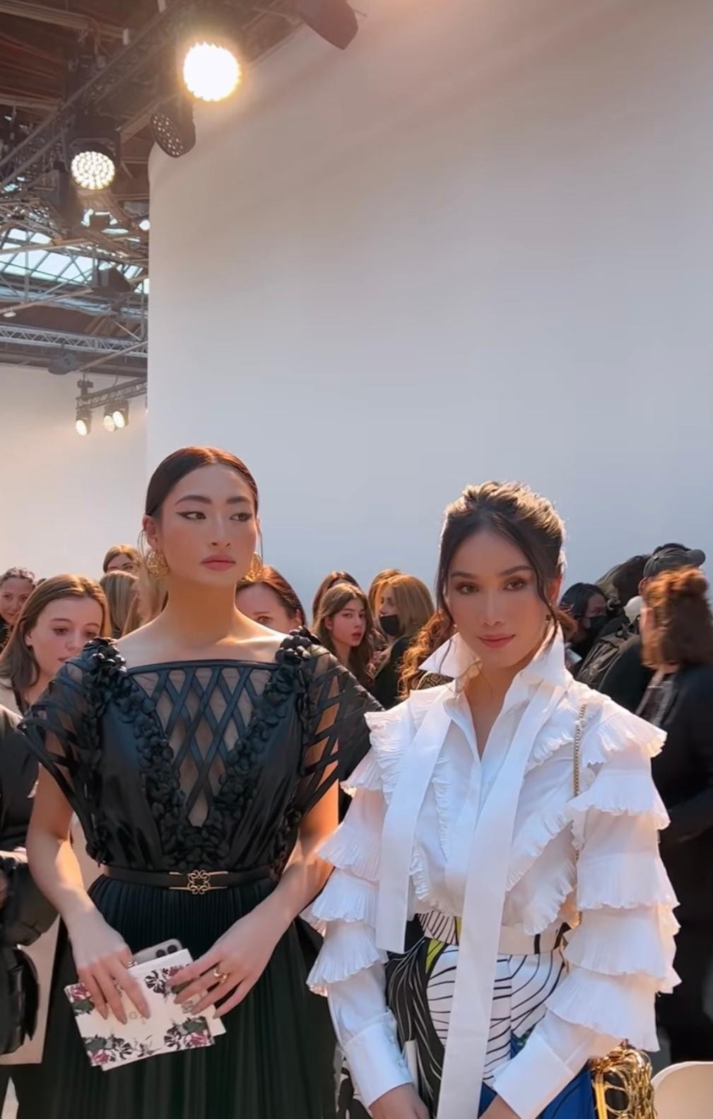 Lương Thuỳ Linh - Phương Anh xuất hiện đẳng cấp tại Paris Fashion Week khiến fan nức lòng ảnh 2
