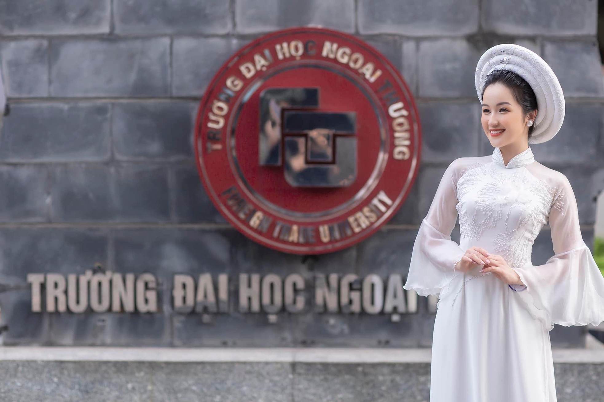Nhan sắc nàng 'tiểu tam' của "Hương vị tình thân' lọt chung kết Duyên dáng Ngoại thương 2022 ảnh 2