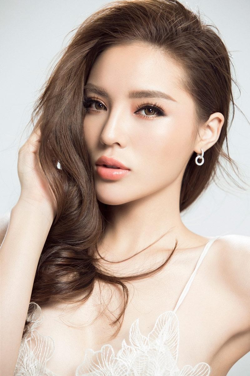 Đọ nhan sắc dàn hậu Việt qua ảnh thẻ: Tiểu Vy, Đặng Thu Thảo vẫn cực xinh đẹp khiến fans 'lụi tim' ảnh 9