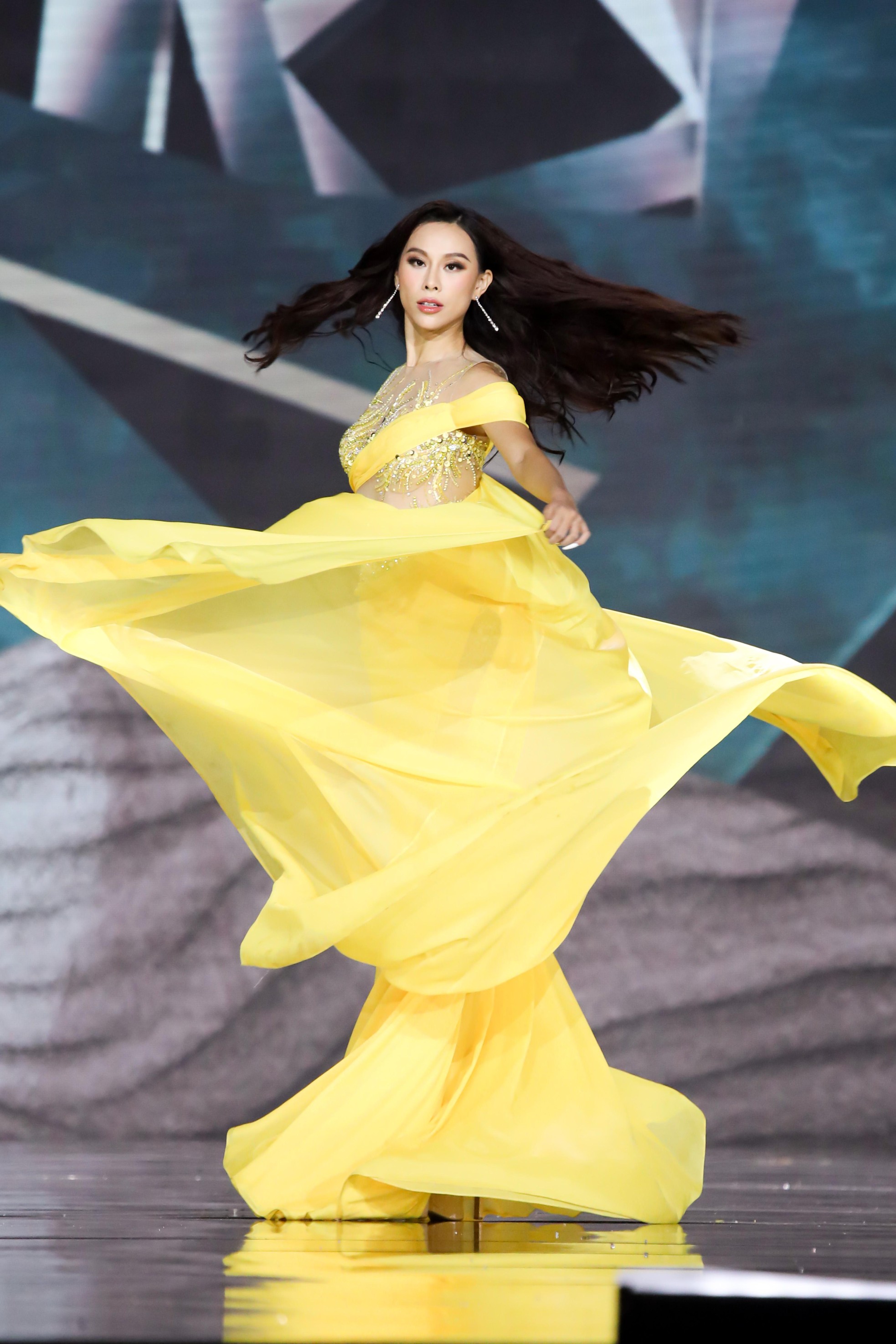 10 thí sinh nổi bật trước chung kết Hoa hậu Hòa bình Việt Nam ảnh 8