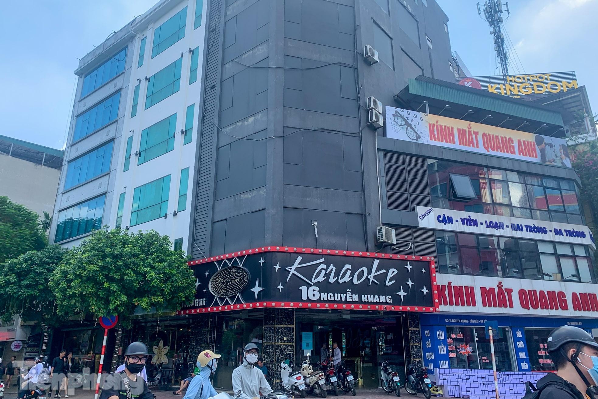 Nhiều quán karaoke tại Hà Nội ế khách sau loạt vụ hỏa hoạn - Ảnh 7.