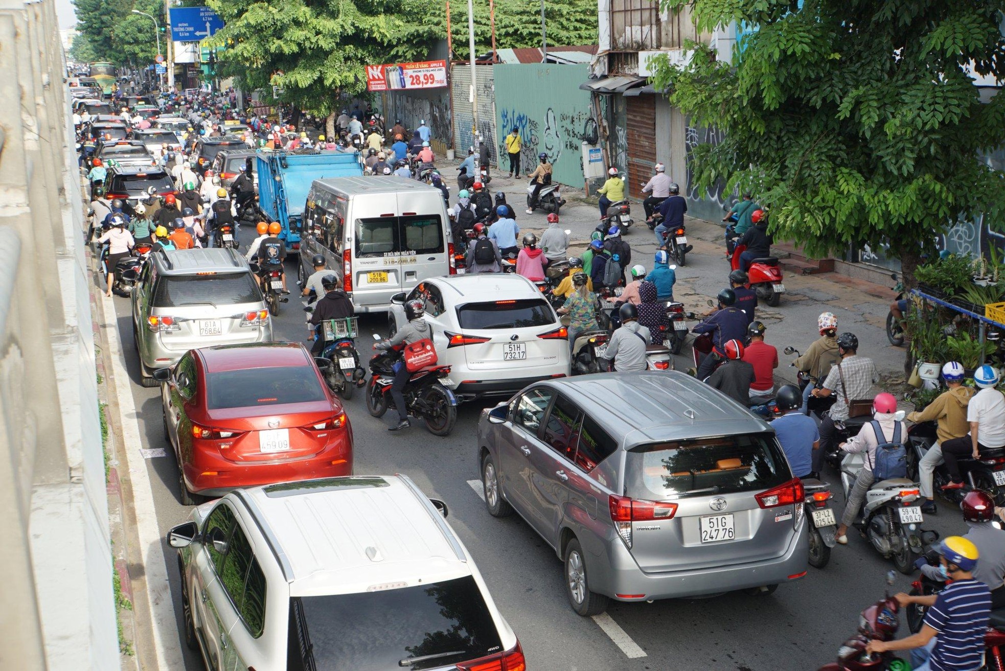 Ngày đầu sau lễ 2/9: Ùn tắc kéo dài trên nhiều tuyến đường vào trung tâm TPHCM ảnh 8