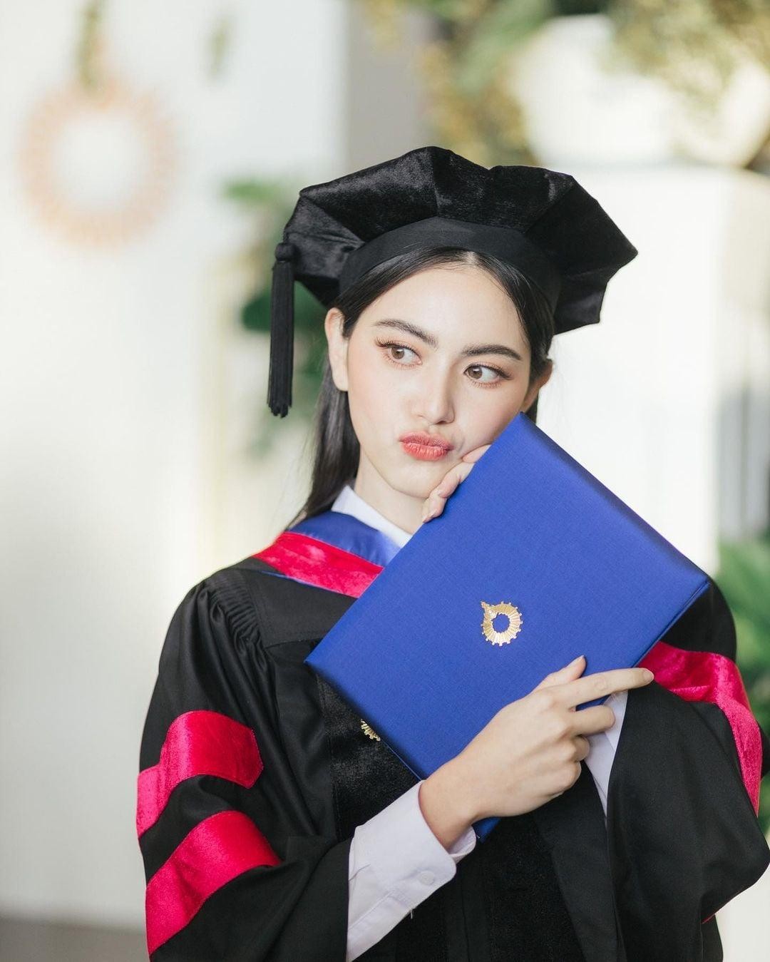 'Ma nữ Thái Lan' Mai Davika gây bùng nổ với loạt ảnh khoe nhan sắc không tì vết ảnh 6