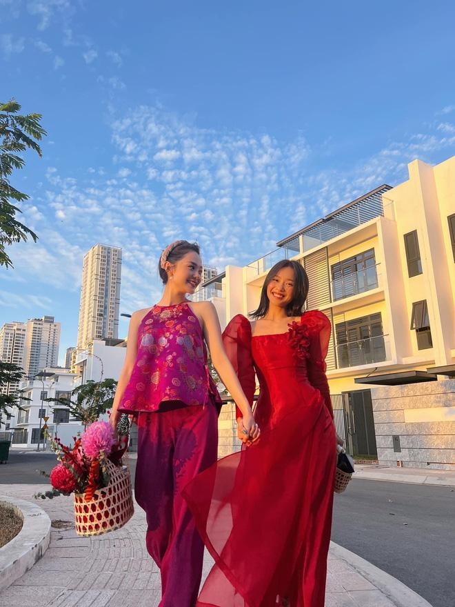 SAO VIỆT MÙNG 2 TẾT: Lý Nhã Kỳ thân mật bên sao nam, Khả Ngân - Minh Hằng rạng rỡ đọ sắc ảnh 9