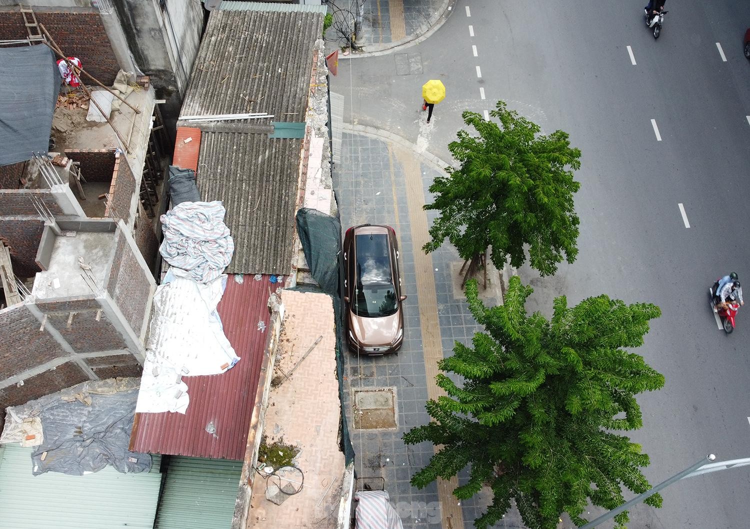 Những bức tường, căn nhà siêu mỏng siêu méo tiền tỷ ở trung tâm Thủ đô ảnh 1