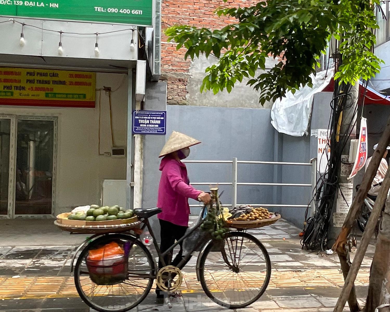 Những bức tường, căn nhà siêu mỏng siêu méo tiền tỷ ở trung tâm Thủ đô ảnh 11