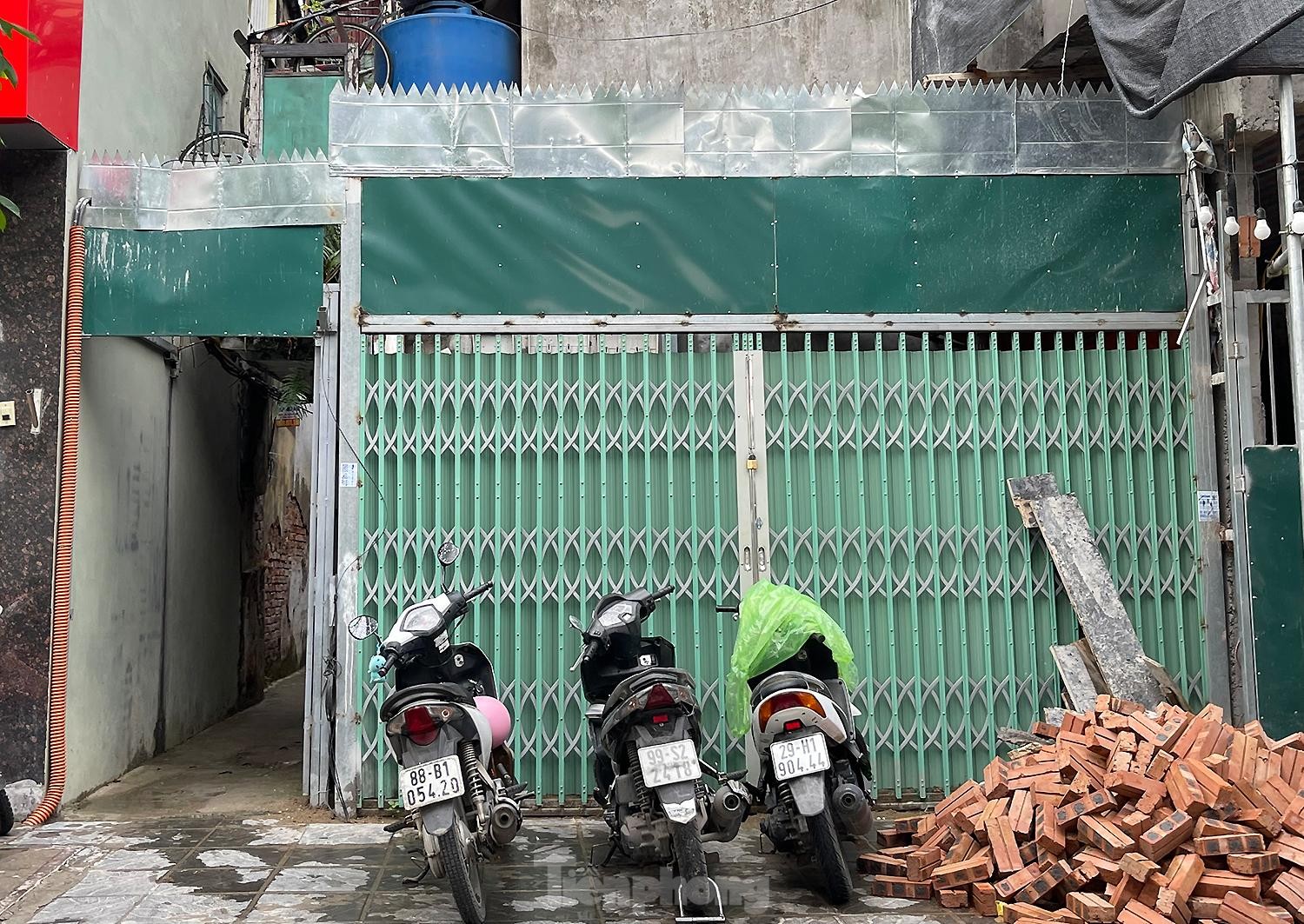 Những bức tường, căn nhà siêu mỏng siêu méo tiền tỷ ở trung tâm Thủ đô ảnh 12
