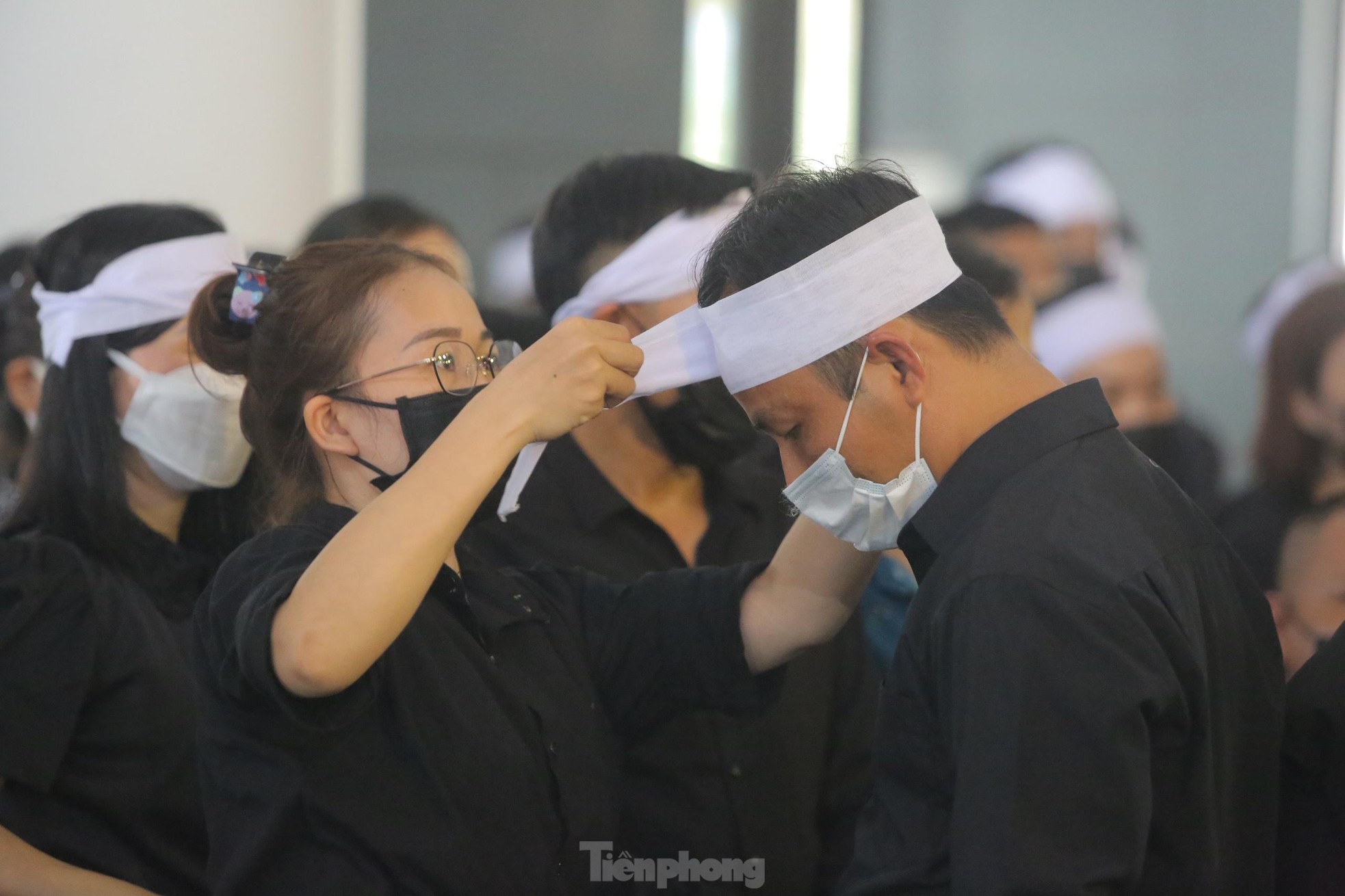 Xúc động nghi lễ phủ Quốc kỳ lên linh cữu 3 liệt sĩ cảnh sát PCCC ảnh 8