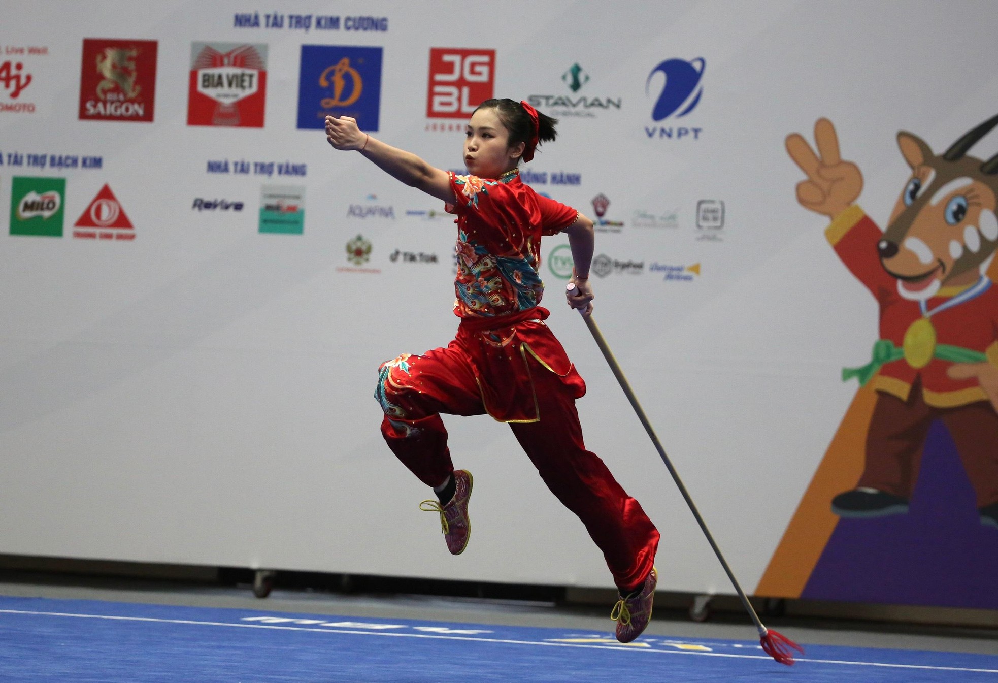 Ngắm nhan sắc tuyệt mỹ của các 'nữ hiệp' Wushu ở SEA Games 31 ảnh 10