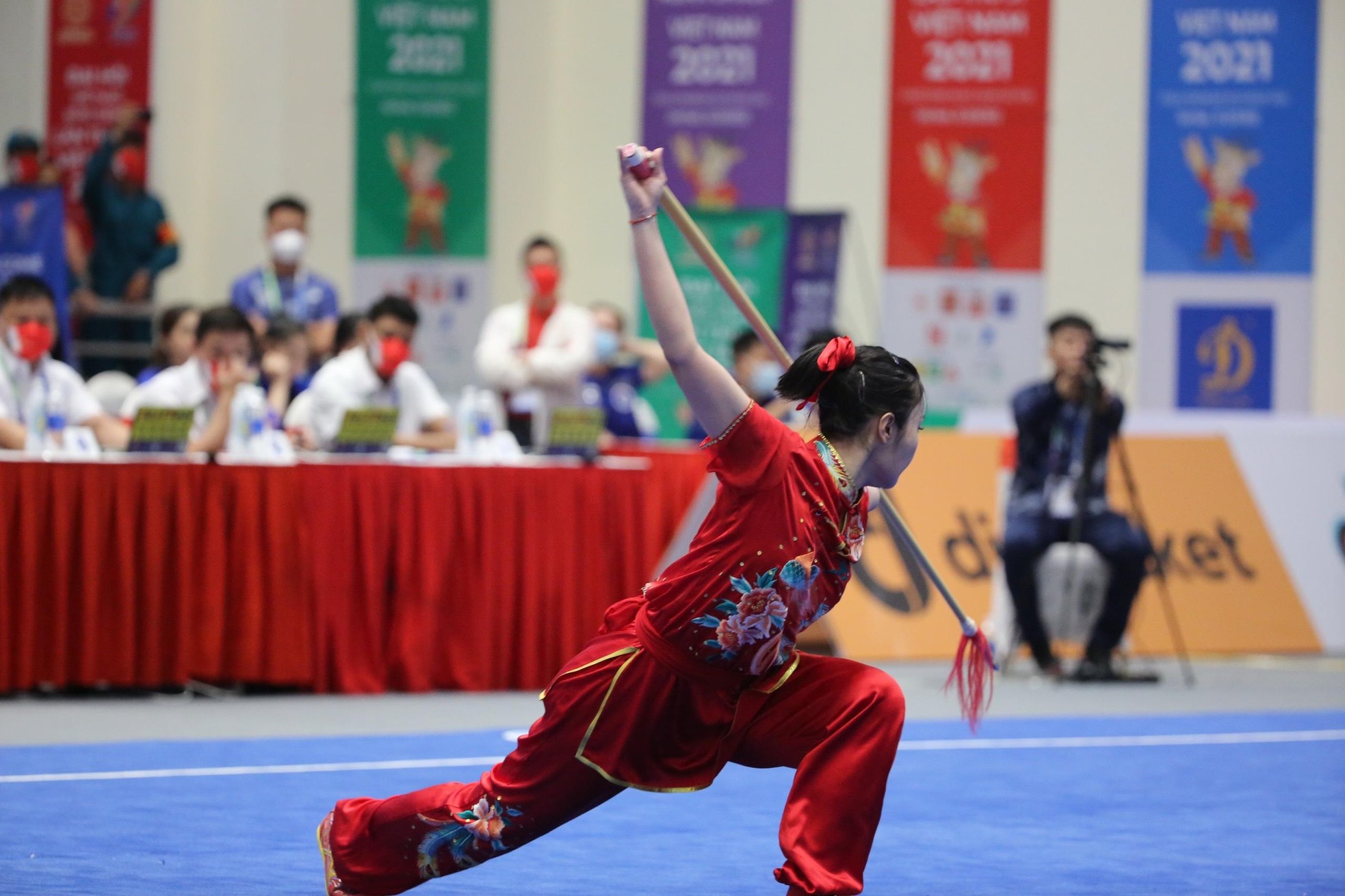 Ngắm nhan sắc tuyệt mỹ của các 'nữ hiệp' Wushu ở SEA Games 31 ảnh 12