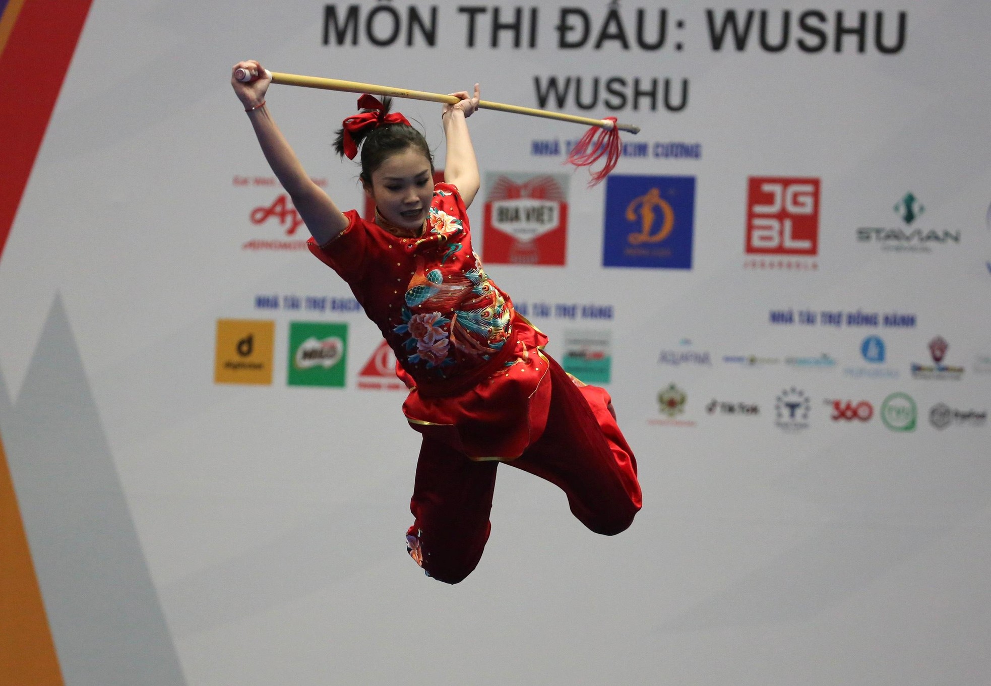 Ngắm nhan sắc tuyệt mỹ của các 'nữ hiệp' Wushu ở SEA Games 31 ảnh 13