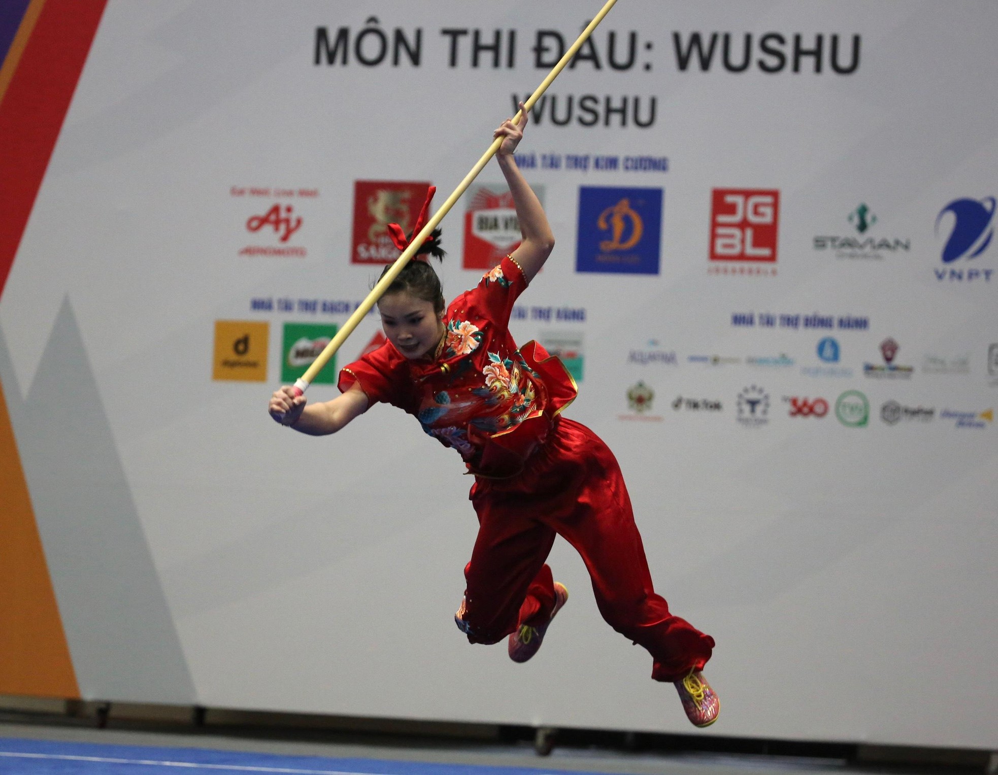 Ngắm nhan sắc tuyệt mỹ của các 'nữ hiệp' Wushu ở SEA Games 31 ảnh 14