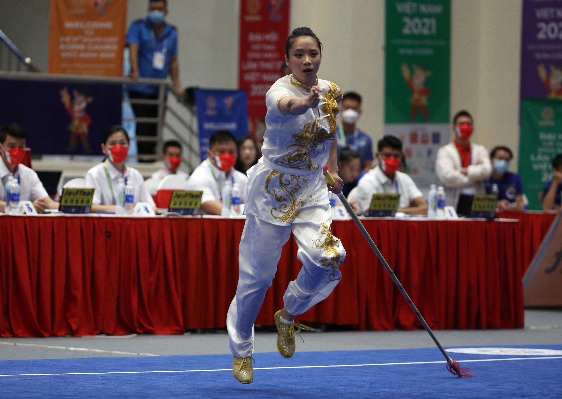 Ngắm nhan sắc tuyệt mỹ của các 'nữ hiệp' Wushu ở SEA Games 31 ảnh 4