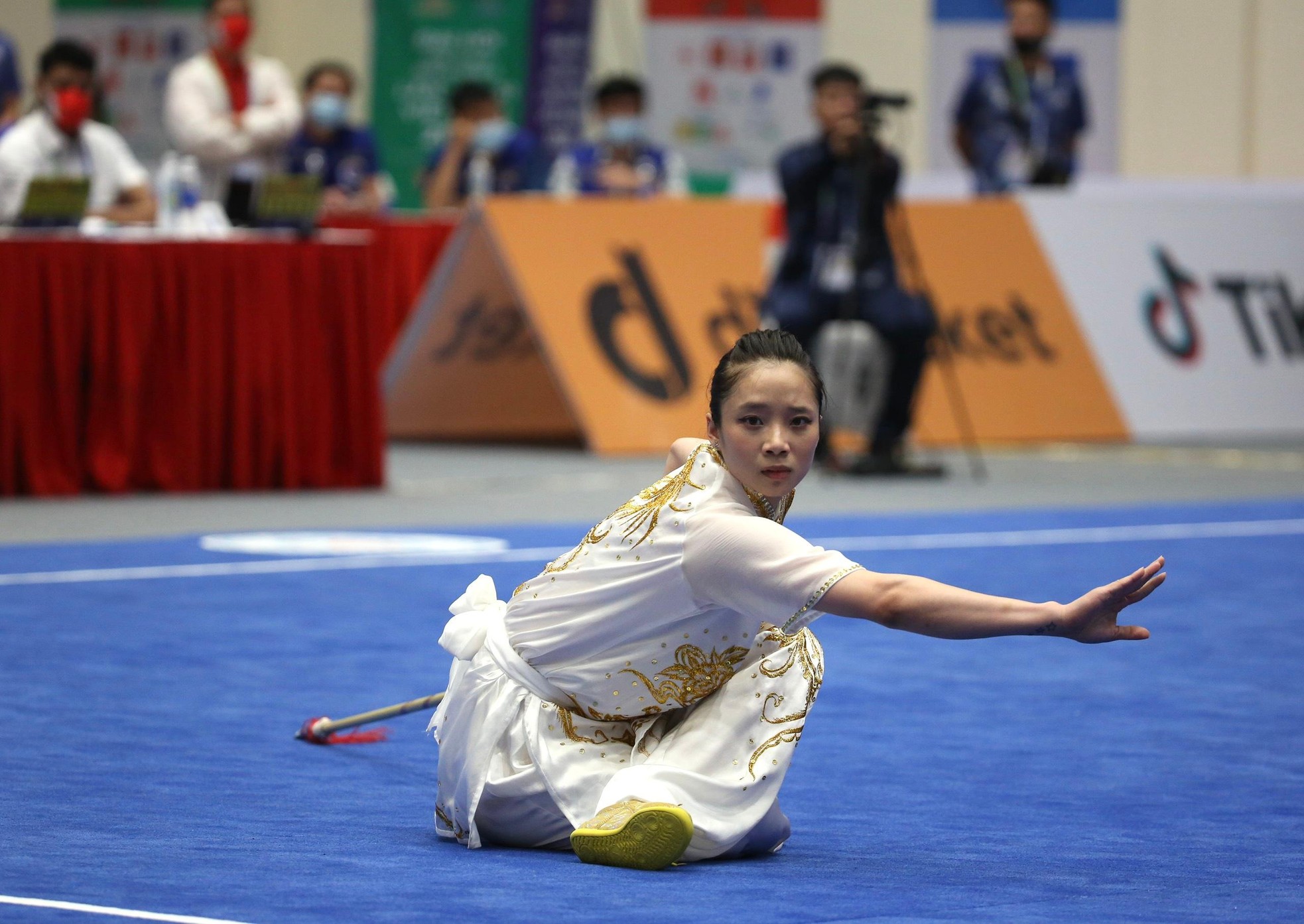 Ngắm nhan sắc tuyệt mỹ của các 'nữ hiệp' Wushu ở SEA Games 31 ảnh 1