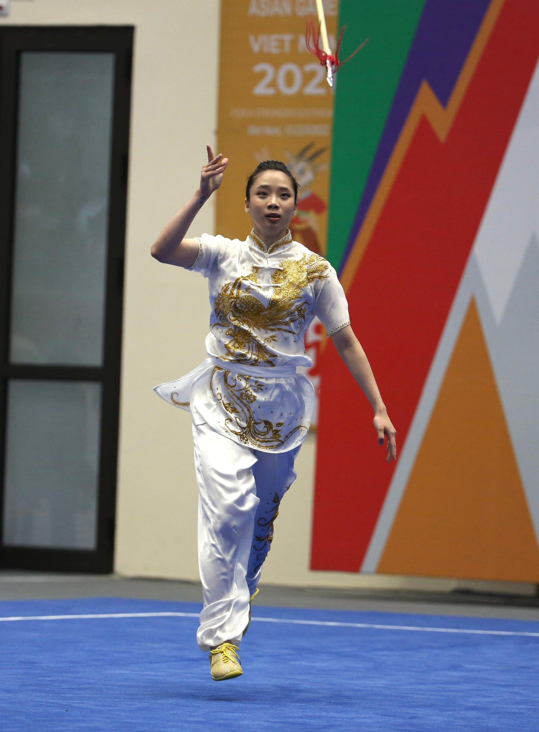 Ngắm nhan sắc tuyệt mỹ của các 'nữ hiệp' Wushu ở SEA Games 31 ảnh 7