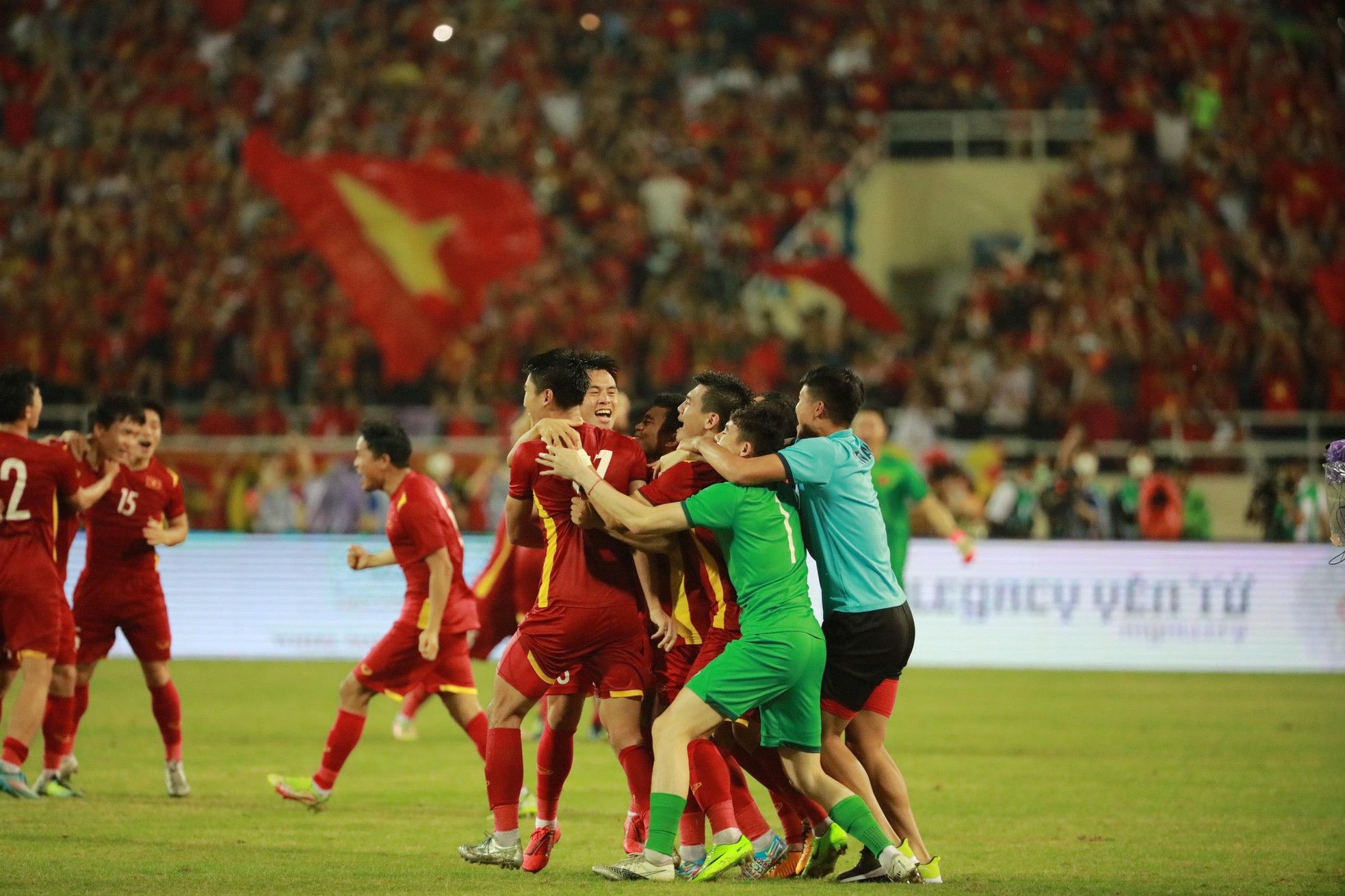 Beautiful moment: Vietnam U23 player publicizes coach Park Hang-seo to celebrate the victory - Photo 1.