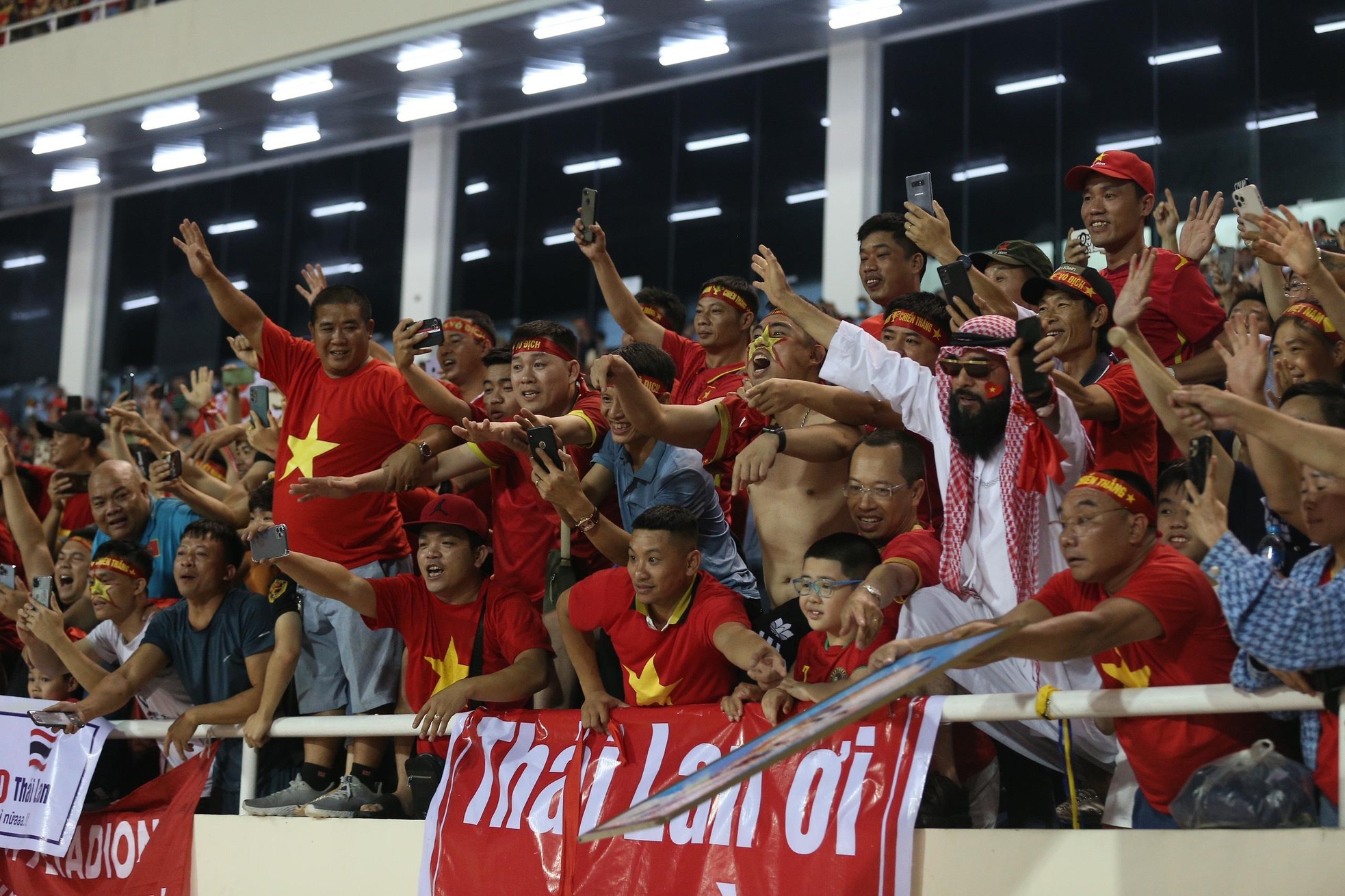 Beautiful moment: Vietnam U23 player publicizes coach Park Hang-seo's channel to celebrate the victory - Photo 15.