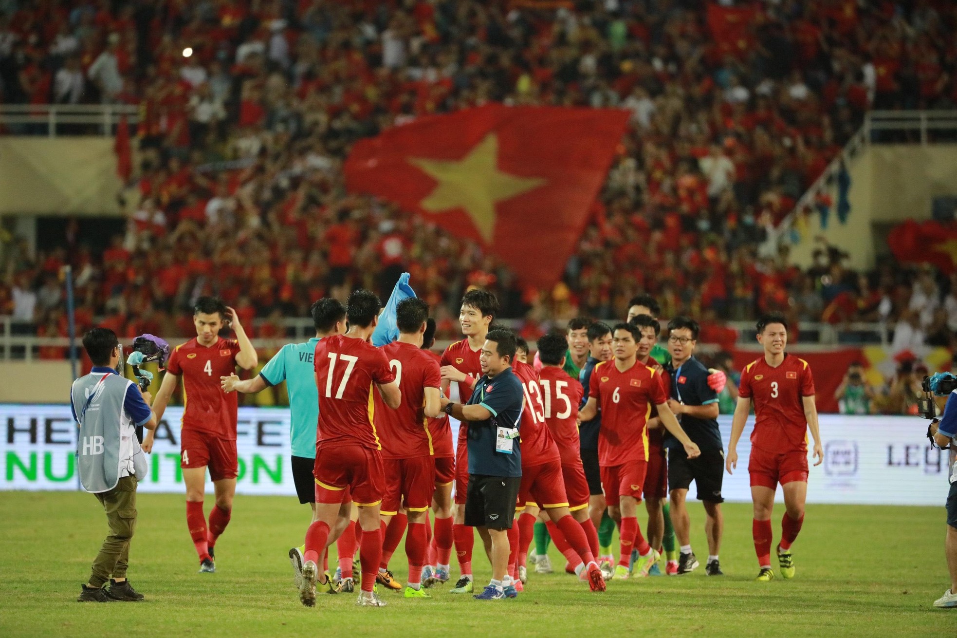Beautiful moment: Vietnam U23 player publicizes coach Park Hang-seo to celebrate the victory - Photo 8.