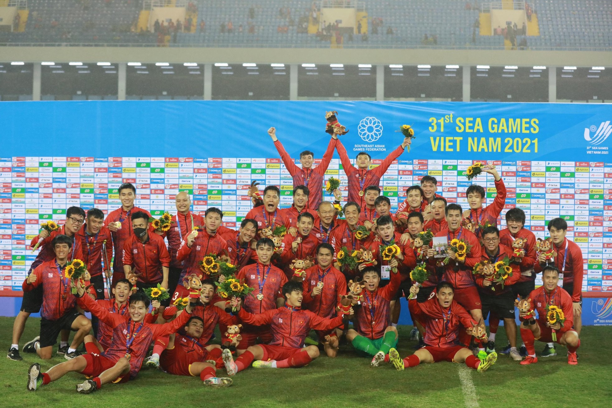 Beautiful moment: Vietnam U23 player publicizes coach Park Hang-seo to celebrate the victory - Photo 11.