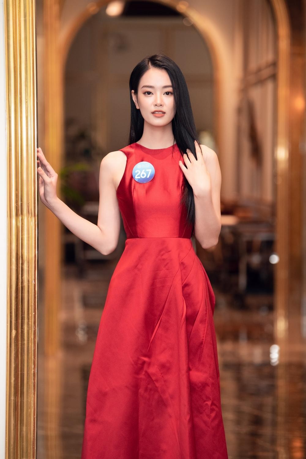 Miss World Vietnam 2022: Hoa hậu Tiểu Vy, Lương Thùy Linh đọ sắc cùng dàn thí sinh Top 64 ảnh 9