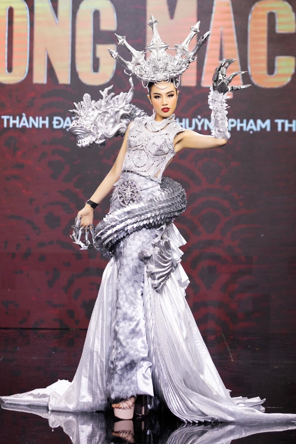 Thiết kế nào được chọn làm Trang phục Dân tộc cho tân Hoa hậu Hoàn vũ Việt Nam? ảnh 16