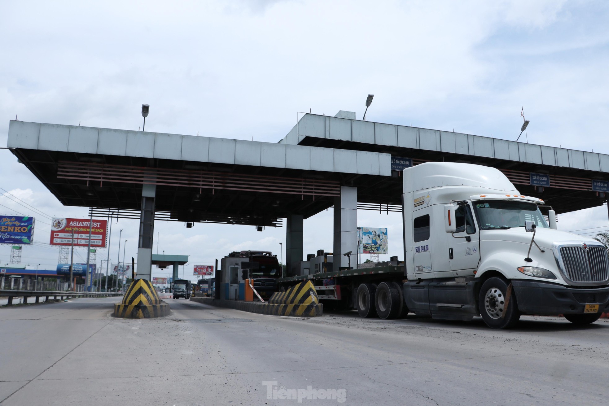 Cận cảnh tuyến cao tốc TPHCM - Trung Lương xuống cấp nghiêm trọng sau 3 năm dừng thu phí ảnh 1