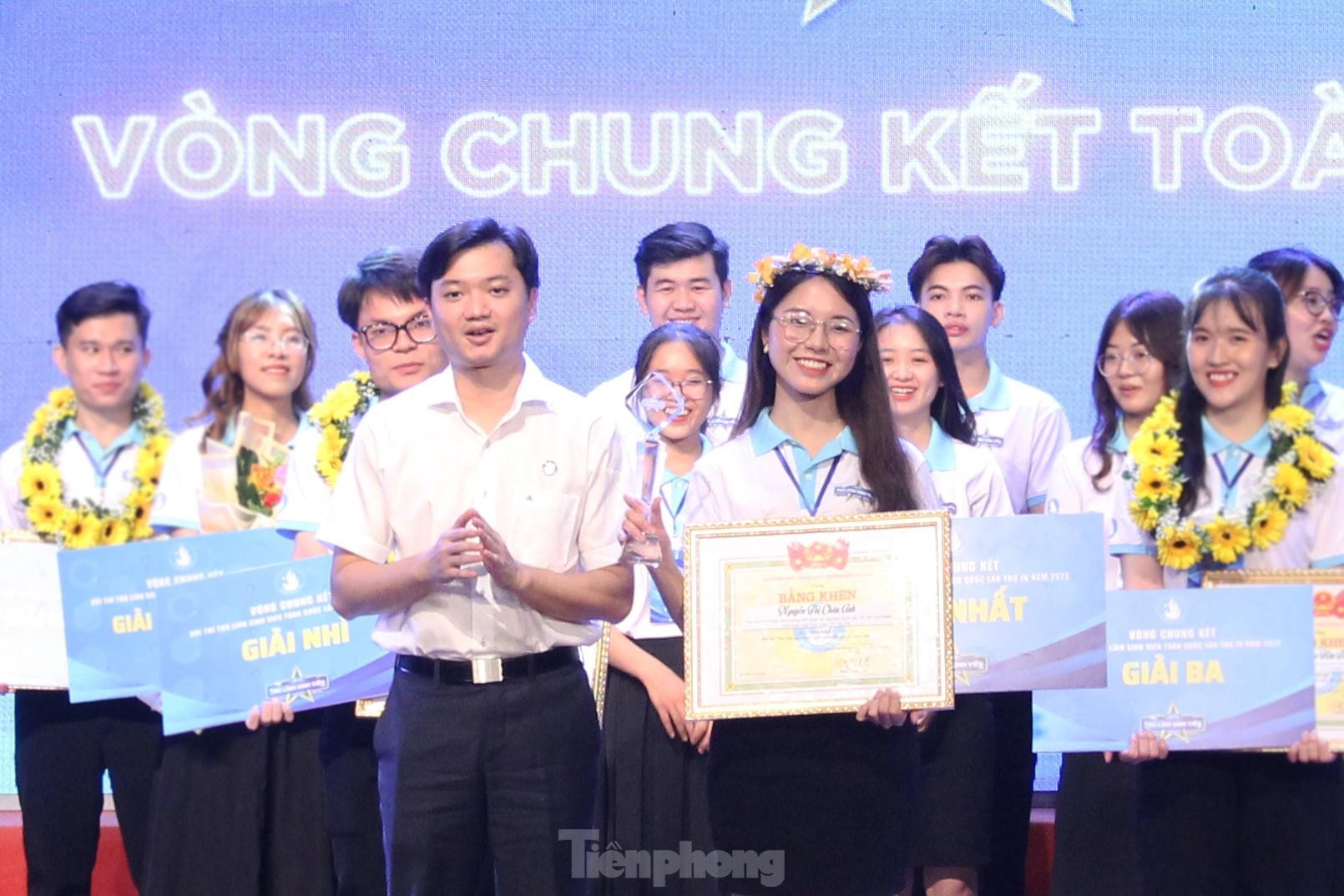 Nguyễn Thị Châu Anh xuất sắc trở thành Thủ lĩnh Sinh viên toàn quốc năm 2022 ảnh 16