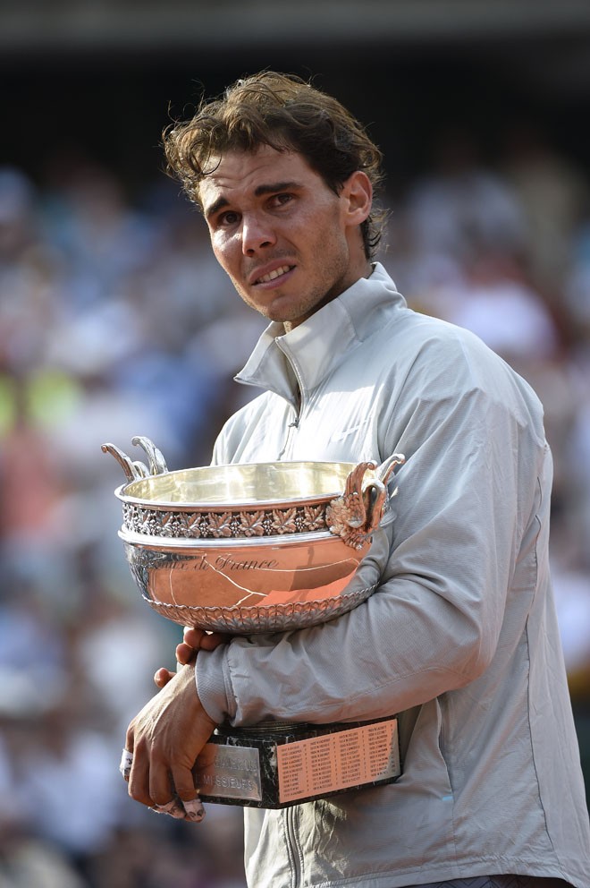 Nadal khóc như mưa trên bục đăng quang ảnh 7