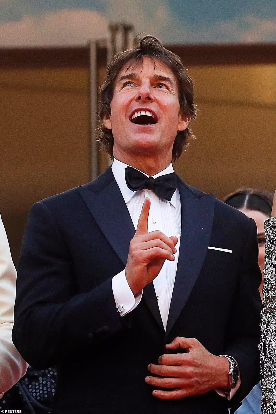 Tom Cruise tình tứ với bạn diễn trên thảm đỏ Cannes, nhận giải Cành cọ vàng danh dự ảnh 10