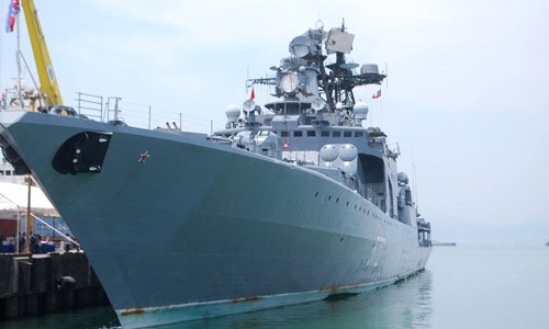 Tàu chiến hạm đội Thái Bình Dương của hải quân Liên bang Nga cập cảng Tiên Sa trong chuyến thăm Việt Nam, tháng 5/2011
