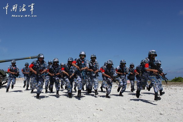 Thủy quân lục chiến Trung Quốc tập trận chiếm đảo