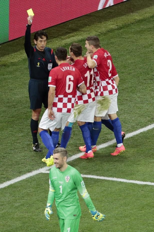 Trọng tài Nichimura 'lấy công chuộc tội' với Brazil ảnh 1