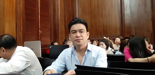 Vợ bác sĩ Chiêm Quốc Thái lĩnh 18 tháng tù vì thuê giang hồ chém chồng ảnh 2