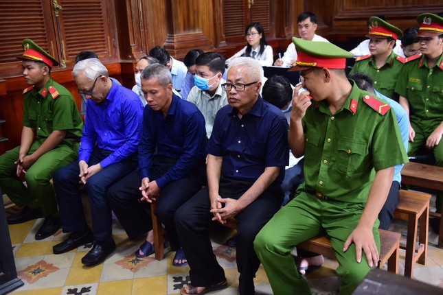 'Đại án’ DongABank: Hàng loạt cá nhân, đơn vị liên quan không tới tòa ảnh 1