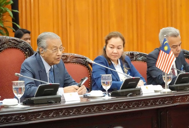 Thủ tướng Nguyễn Xuân Phúc đón, hội đàm với Thủ tướng Malaysia ảnh 5